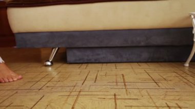 Gelin kanepe dekoratif düğün ayakkabıları ile kedi