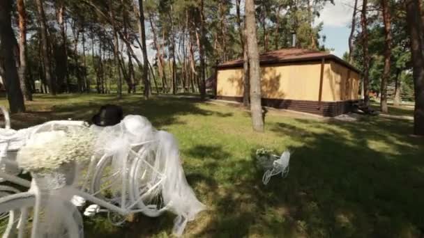 Chapéus bicicletas decoradas — Vídeo de Stock