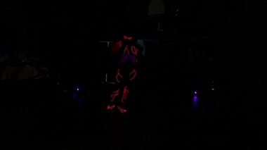 Neon ışık gösterisi