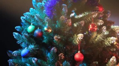 Madalyalı Noel ağacı