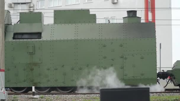 鉄道機器や技術の国際博覧会1520 。ダイナミックな展示。ソ連とロシアの歴史と古い蒸気機関車 — ストック動画