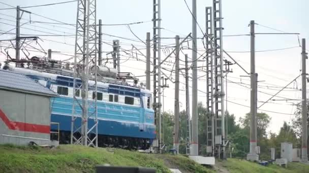 Internationale beurs voor spoorwegmaterieel en -technologieën Expo 1520. Dynamische expositie. Historische en oude stoomlocomotieven van de USSR en Rusland — Stockvideo