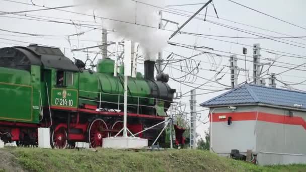 Feira internacional de equipamentos e tecnologias ferroviárias Expo 1520. Exposição dinâmica. Locomotivas a vapor históricas e antigas da URSS e da Rússia — Vídeo de Stock