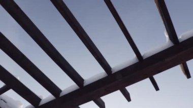 Ahşap pergolalı kar parkı