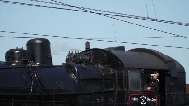 Feria internacional de equipos y tecnologías ferroviarias Expo 1520. Exposición dinámica. Locomotoras de vapor históricas y antiguas de la URSS y Rusia — Vídeo de stock