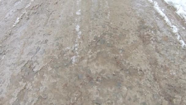 Танення води в бетоні — стокове відео