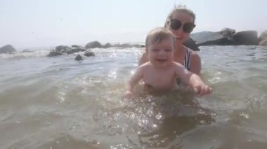 Denizde yüzme eğitimi