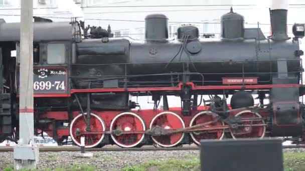 Uluslararası demiryolu ekipmanları ve teknoloji fuarı Fuarı 1520. Dinamik sergi. SSCB ve Rusya 'nın tarihi ve eski buhar lokomotifleri — Stok video