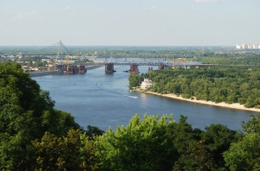 köprüler, Kiev ortasında Adaları ile nehir
