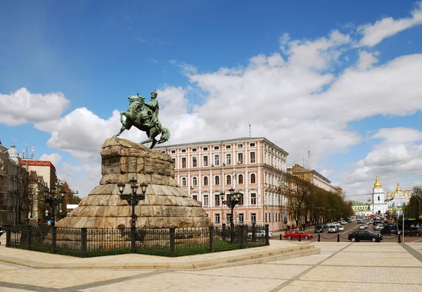 Monumento a Bogdan Khmelnitsky en Kiev —  Fotos de Stock