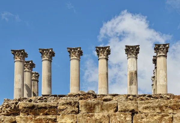 Ancient columns of the Roman temple in Cordoba — Stock Photo, Image