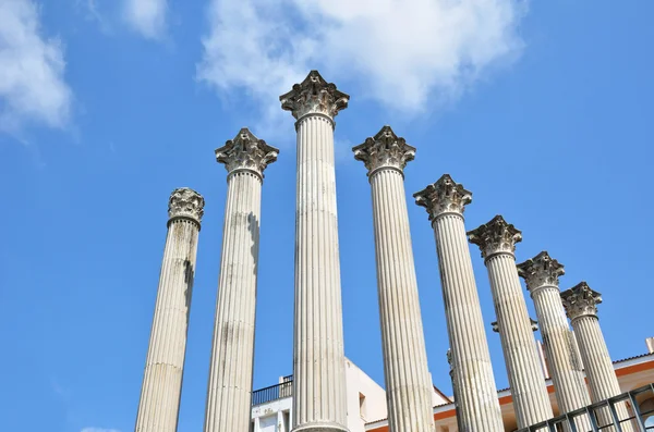Colunas antigas do templo romano em Córdoba — Fotografia de Stock