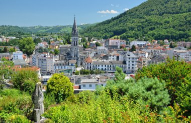Lourdes yaz görünümü