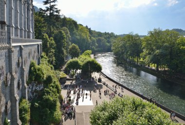 türbelerin Lourdes