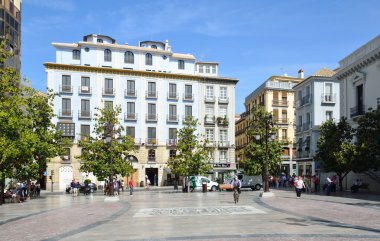 Kasaba meydanında bahar granada