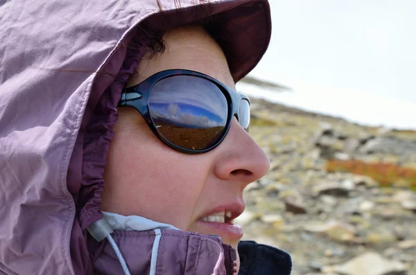 Profile of hiker with goggles — Stock Photo, Image