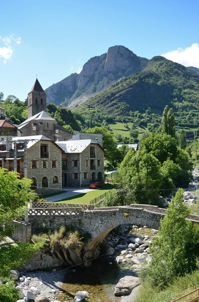 Pueblo español de montaña Parzan — Foto de Stock