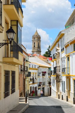 İspanyol şehri cabra güneşli sokak