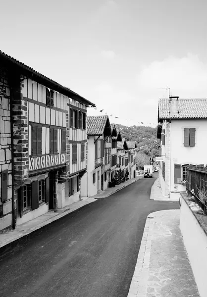 Ancient street in the Basque town La Bastida-Clairence — Stock Photo, Image