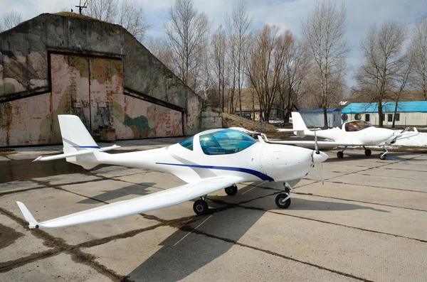 Aviones ligeros en el aeródromo —  Fotos de Stock