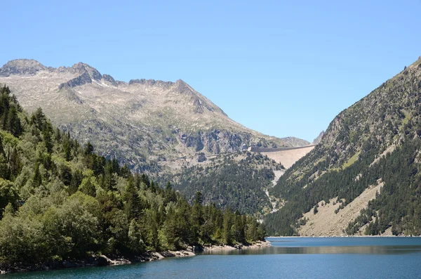 Summer view of the Neouvielle nature reserve — Stock Photo, Image