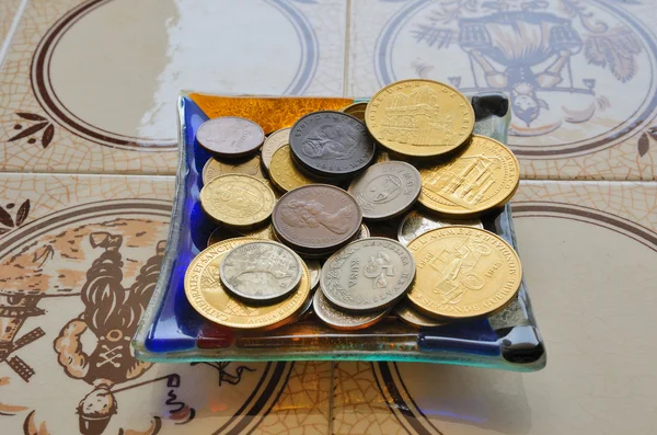Eurocents заліплений швейцарських франків — стокове фото