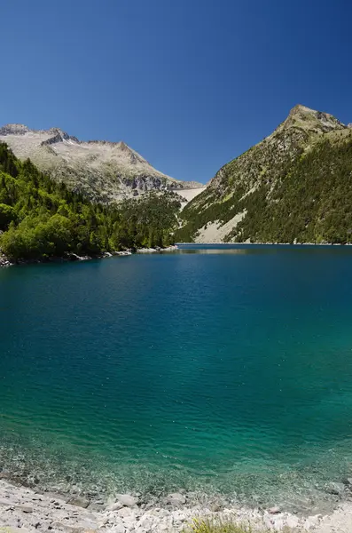 Mountainous artificial lake d'Oredon in the French Pyrenees — Stock Photo, Image