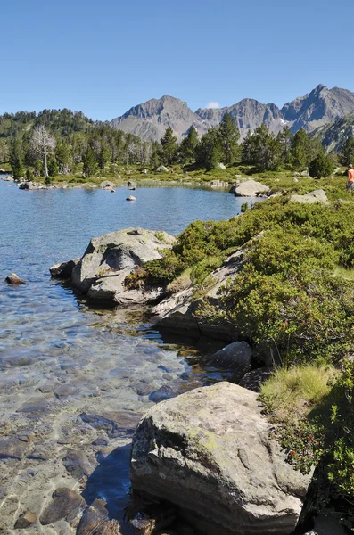 Bergiga sjön d'Aumar i franska Pyrenéerna — Stockfoto