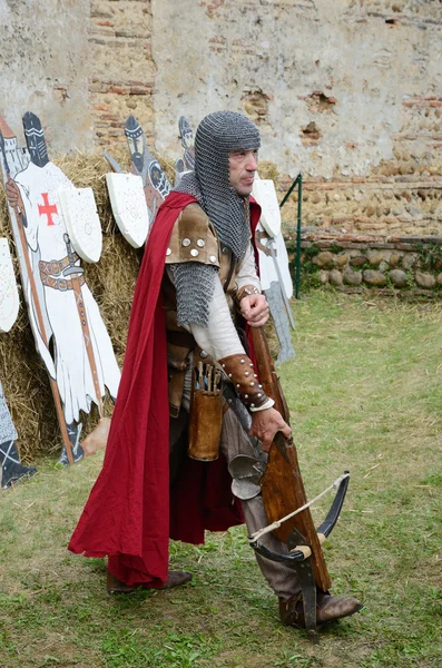 Ein Arbalestier beim Festival der historischen Reenactments — Stockfoto