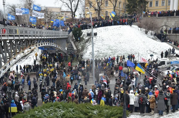 Евромайдан. Euromaidan. Kiev. Faces of Ukrainian people. 8.12.2013. Million of people together against Yanukovich and Azarov. Peaceful demonstration. — Stock Photo, Image