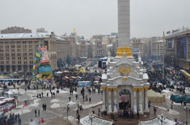 euromaidan. 11.12.2013. kiev. Polis Kuvvetleri. saldırının ertesi gün. Pro et contra gösteriler. devrim Ukrayna.