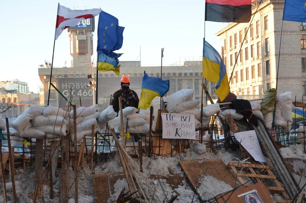 Відновлений барикада euromaidan в столиці — стокове фото