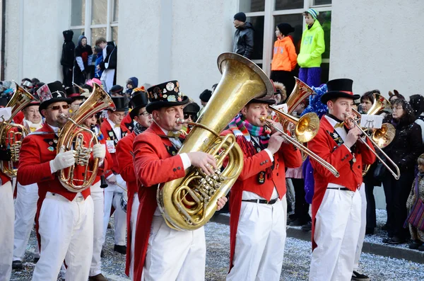 Парад оркестров на немецком карнавале "Фастнахт" — стоковое фото