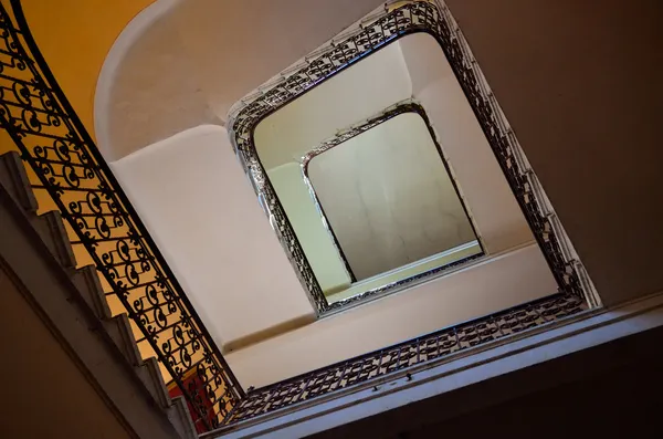 Fuga di scale vecchio stile — Foto Stock