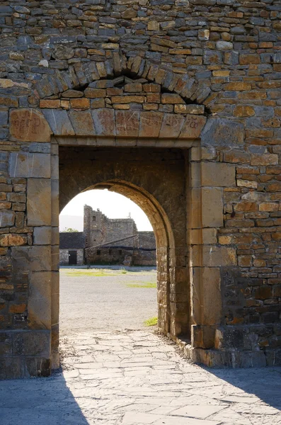 Entrée dans le mur de frontière médiéval — Photo