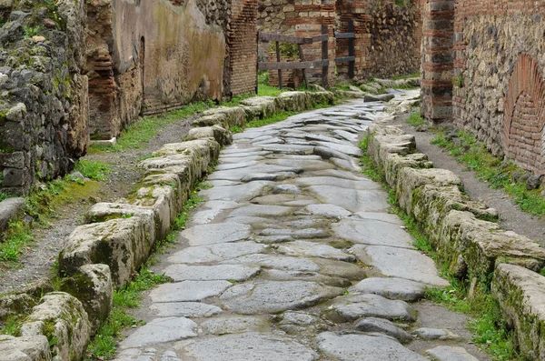 Restaurerade gatan i den antika Pompeji — Stockfoto