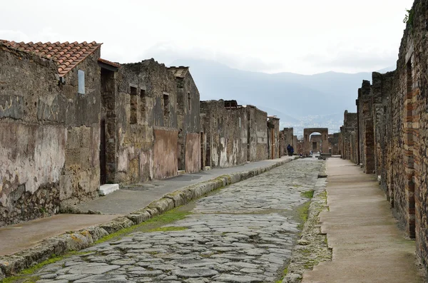 Återställd street i gamla staden Pompeji — Stockfoto