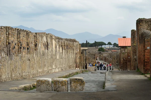 Excursion in the ancient city Pompeii — Stock Photo, Image