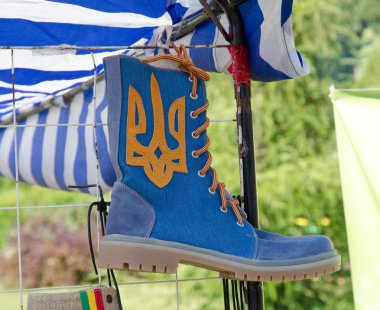 Ukraynalı sembolleri ile çizme