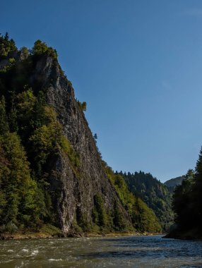Polonya ve Slovakya sınırındaki Dunajec Nehri Kanyonu