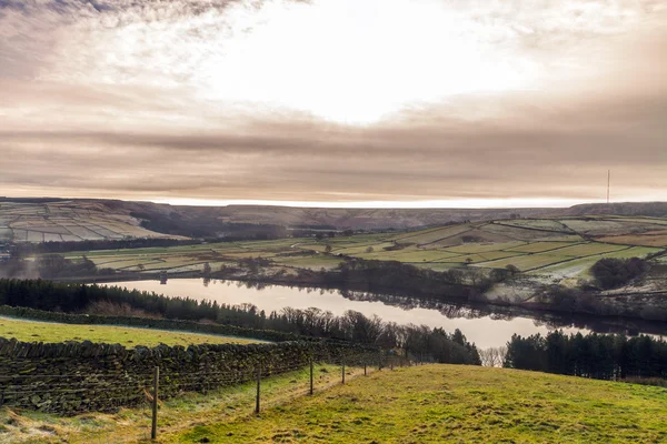 Over Digley reservoir — Stockfoto