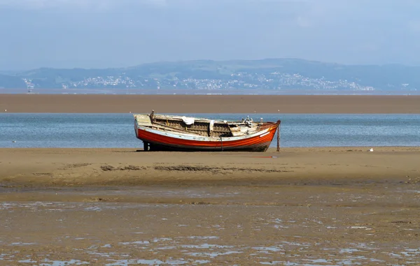 Barco rojo — Foto de Stock