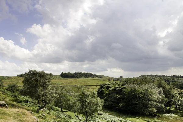 Litet hus i peak district — Stockfoto