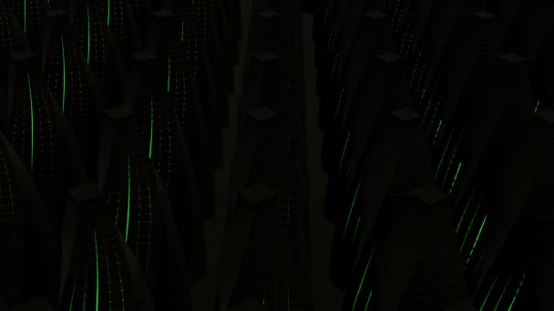 Ciemny wzór z wieloma długimi obiektami 3D pokrytymi neonowymi ruchomymi liniami. Projektowanie. Rzędy figurek stożkowych z płaskimi szczytami ciętymi obracającymi się na czarnym tle. — Wideo stockowe