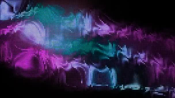 Bunter Hintergrund mit dem Effekt von regen-verschwommenem Glas. Bewegung. Verschwommene Animation mit Pixeln auf dem Hintergrund bunter Farbverläufe. Verschwommene bunte Linien hinter nassem Glas — Stockvideo
