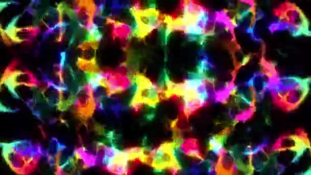 Patrón caleidoscópico abstracto con manchas de colores cambiantes, lazo sin costuras. Diseño. Colores del arco iris girando sobre fondo negro. — Vídeo de stock