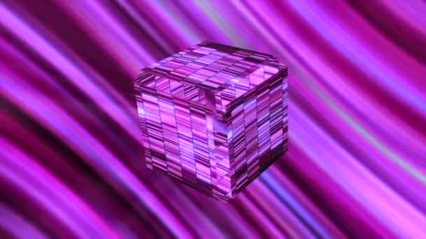Gloeiende gekleurde kubus in cyberspace. Beweging. Futuristisch gestreepte kubus is aangelegd en geassembleerd in cyberspace. Gestreepte glinsterende kubus met leegte binnenin — Stockvideo