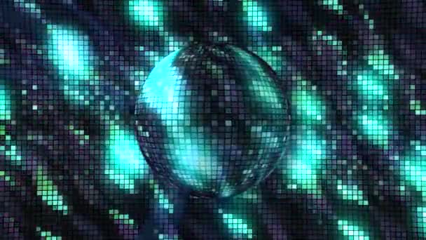 Абстрактный пикселированный вращающийся яркий шар с миллионом светящихся частиц на черном фоне, бесшовный цикл. Движение. Вращающийся круглый трехмерный объект со стеклянными отражающими осколками — стоковое видео