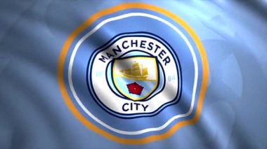 İngiltere 'deki futbol kulüplerinin bayrakları. Hareket. Büyük Britanya 'nın güzel futbol takımlarının bayraklarını sallıyorlar. Manchester 'da futbol kulübü amblemi taşıyan bayrak.