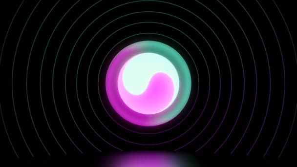 Helder licht in het midden. Ontwerp. Een abstractie van een mooie felroze en groene bal die zijn kleuren draait en waaromheen dunne cirkels cirkelen . — Stockvideo